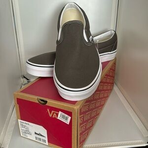 NWT size 12 men’s vans